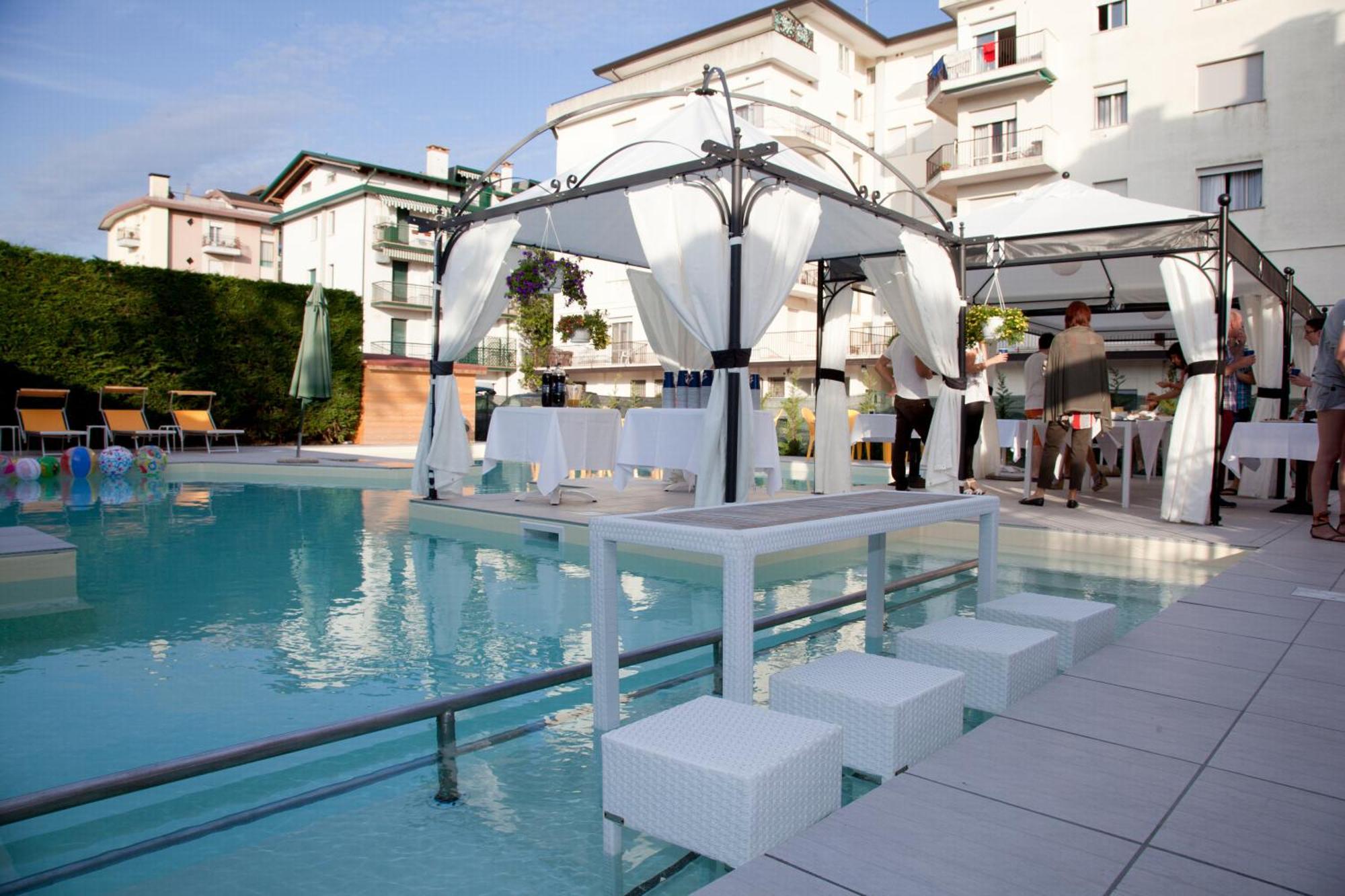 Ute Hotel Lido di Jesolo Bagian luar foto