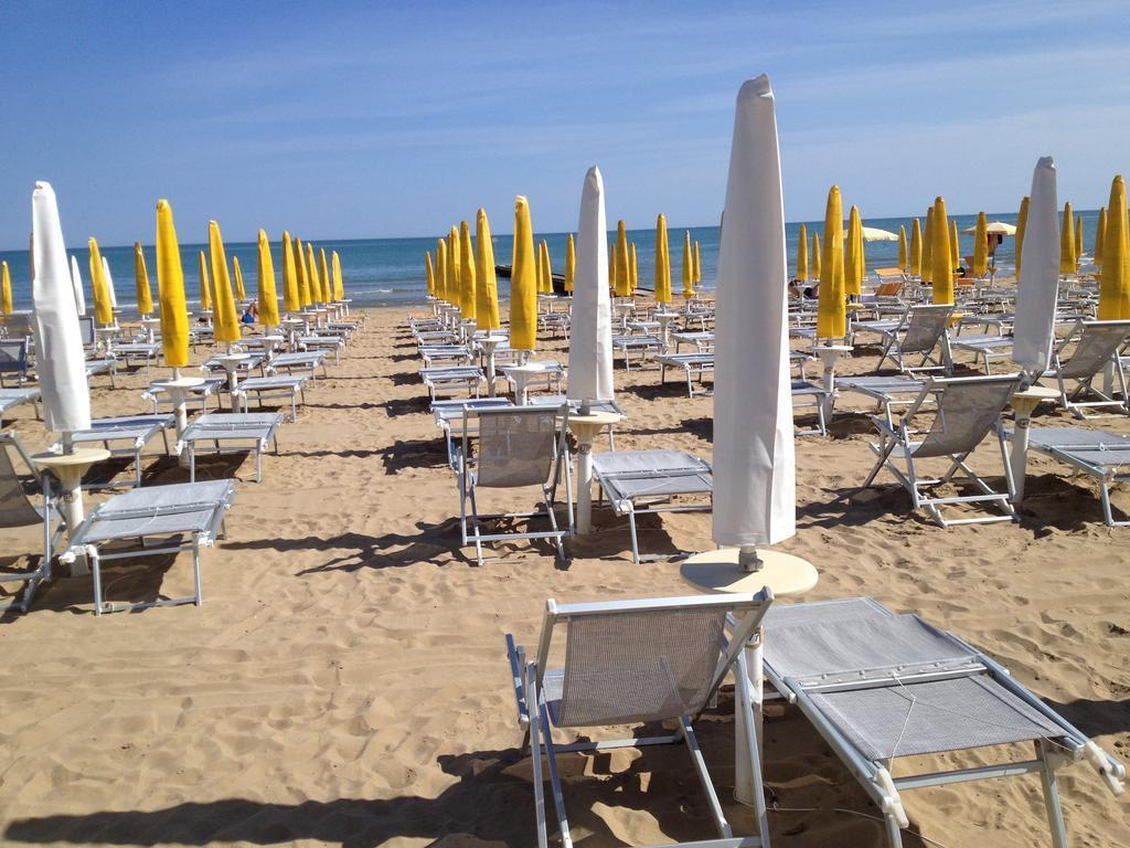 Ute Hotel Lido di Jesolo Bagian luar foto